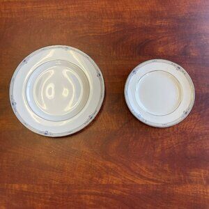 Wedgwood Amherst Bone China Set Of 2 Plates - Dinner & Salad - Made In England